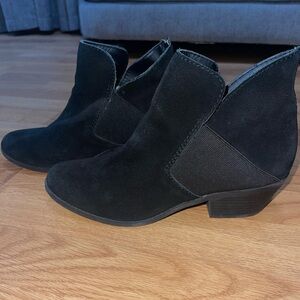 Me Too Black Ankle Booties